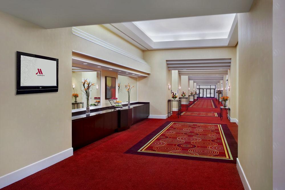 Отель BWI Airport Marriott Линтикам Экстерьер фото
