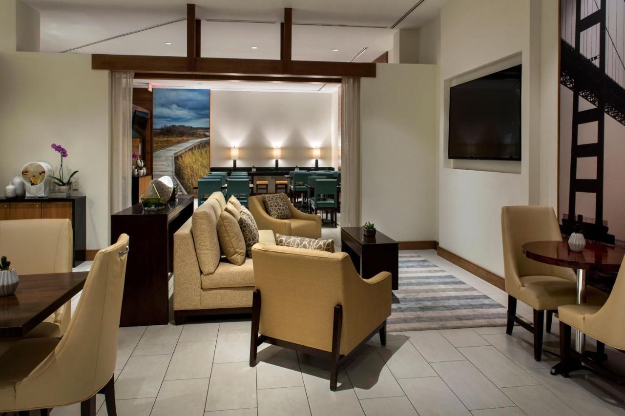 Отель BWI Airport Marriott Линтикам Экстерьер фото