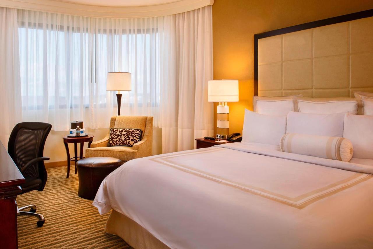 Отель BWI Airport Marriott Линтикам Экстерьер фото