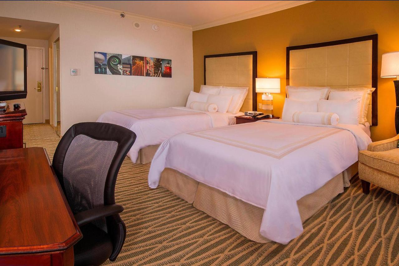 Отель BWI Airport Marriott Линтикам Экстерьер фото
