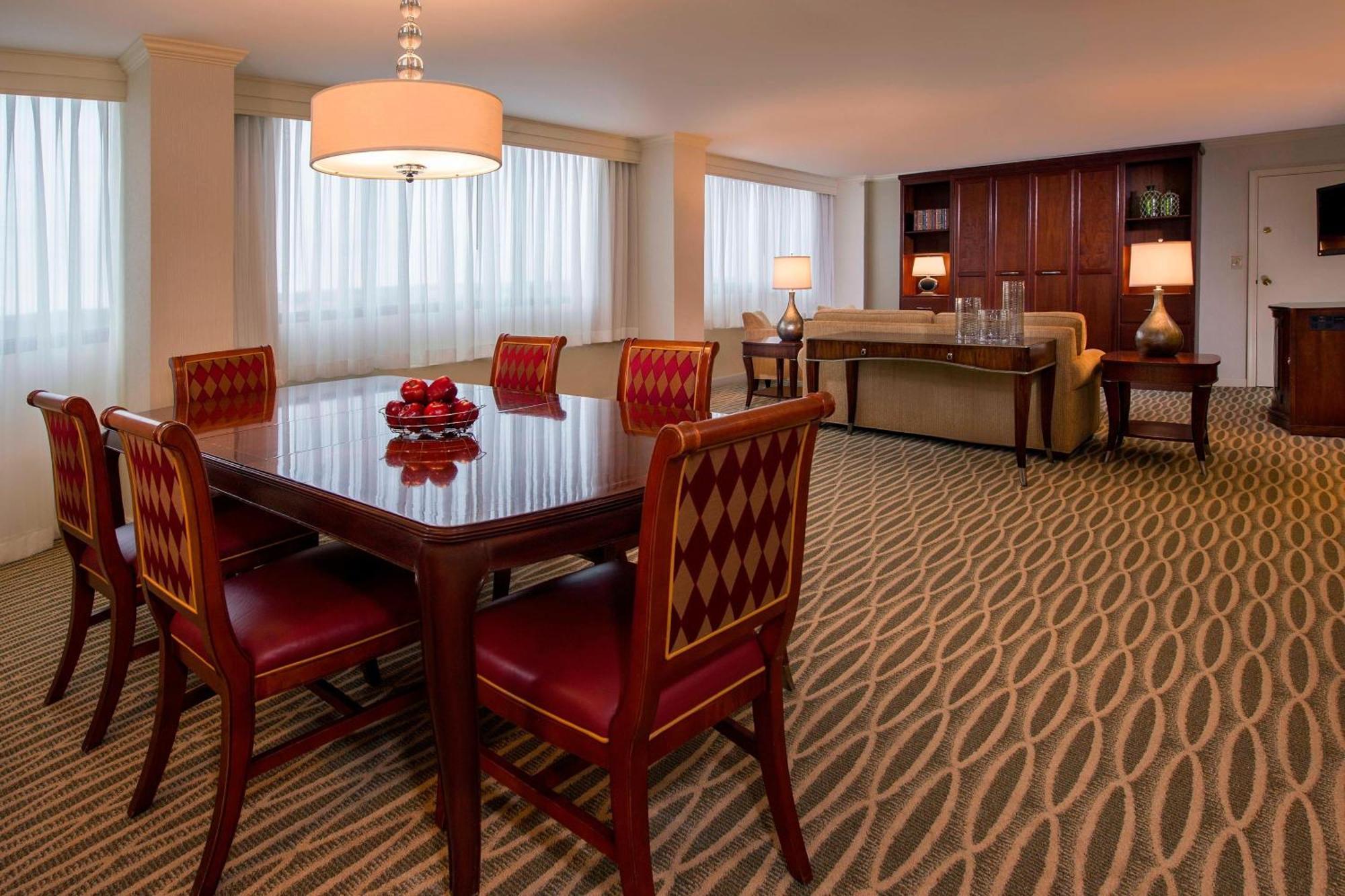 Отель BWI Airport Marriott Линтикам Экстерьер фото