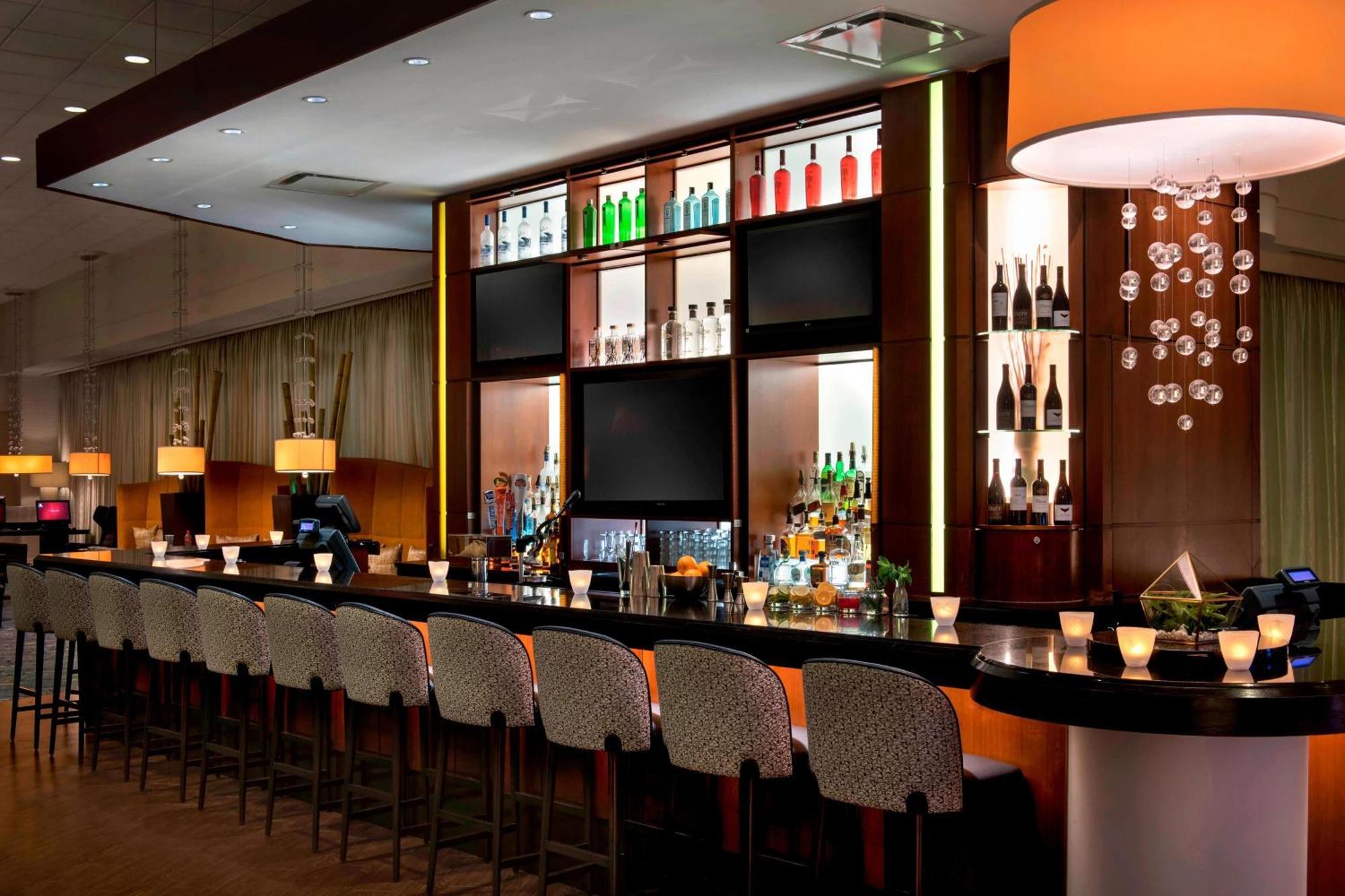 Отель BWI Airport Marriott Линтикам Экстерьер фото