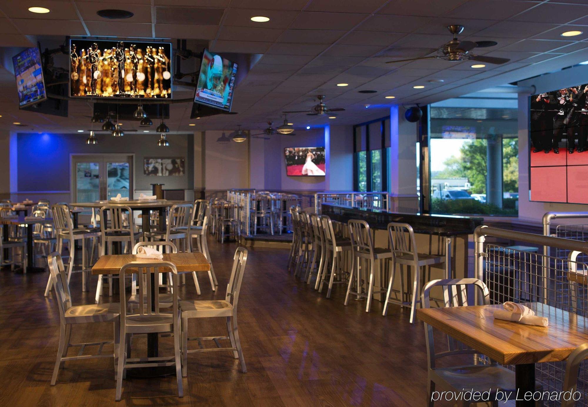 Отель BWI Airport Marriott Линтикам Экстерьер фото