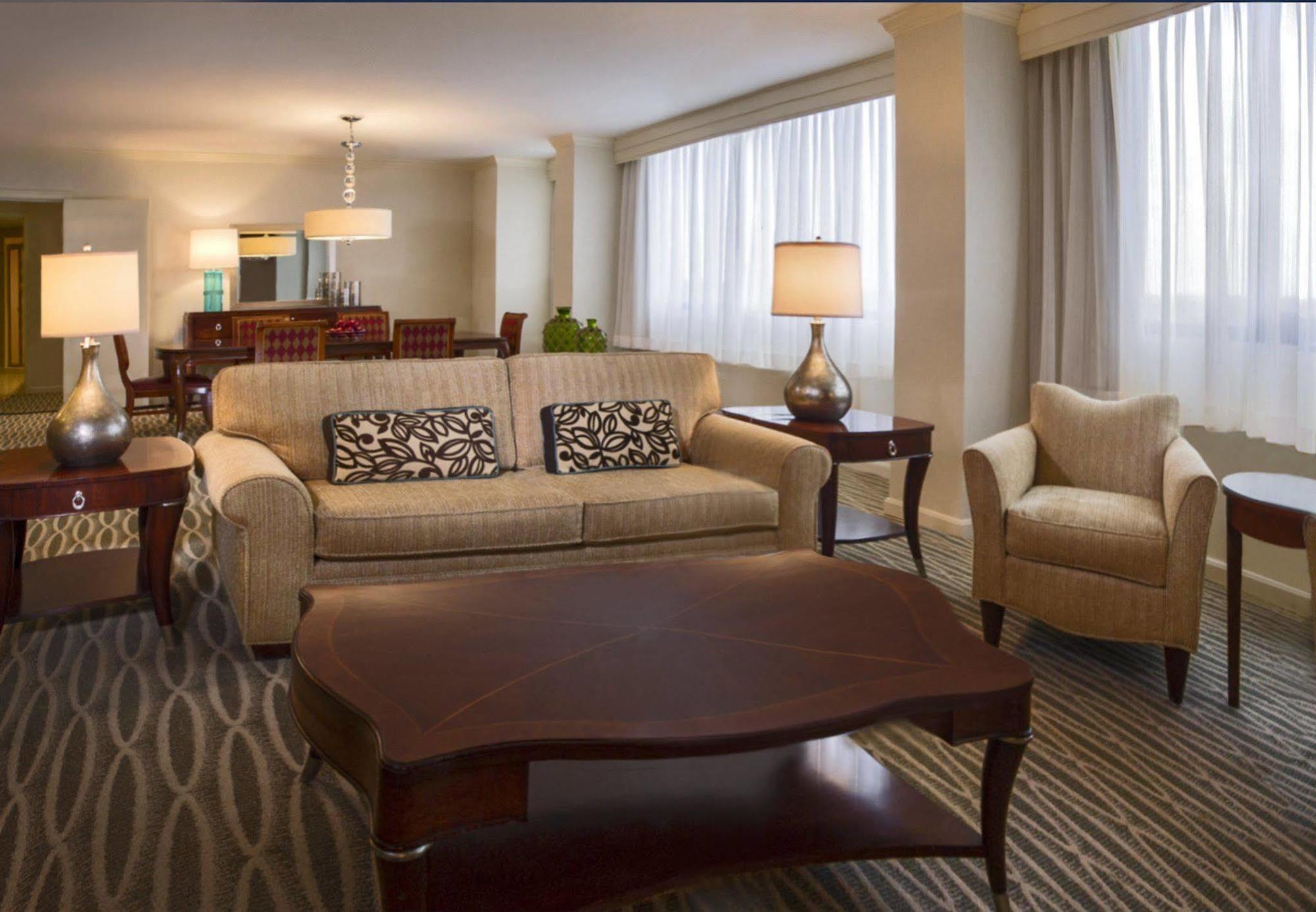 Отель BWI Airport Marriott Линтикам Экстерьер фото