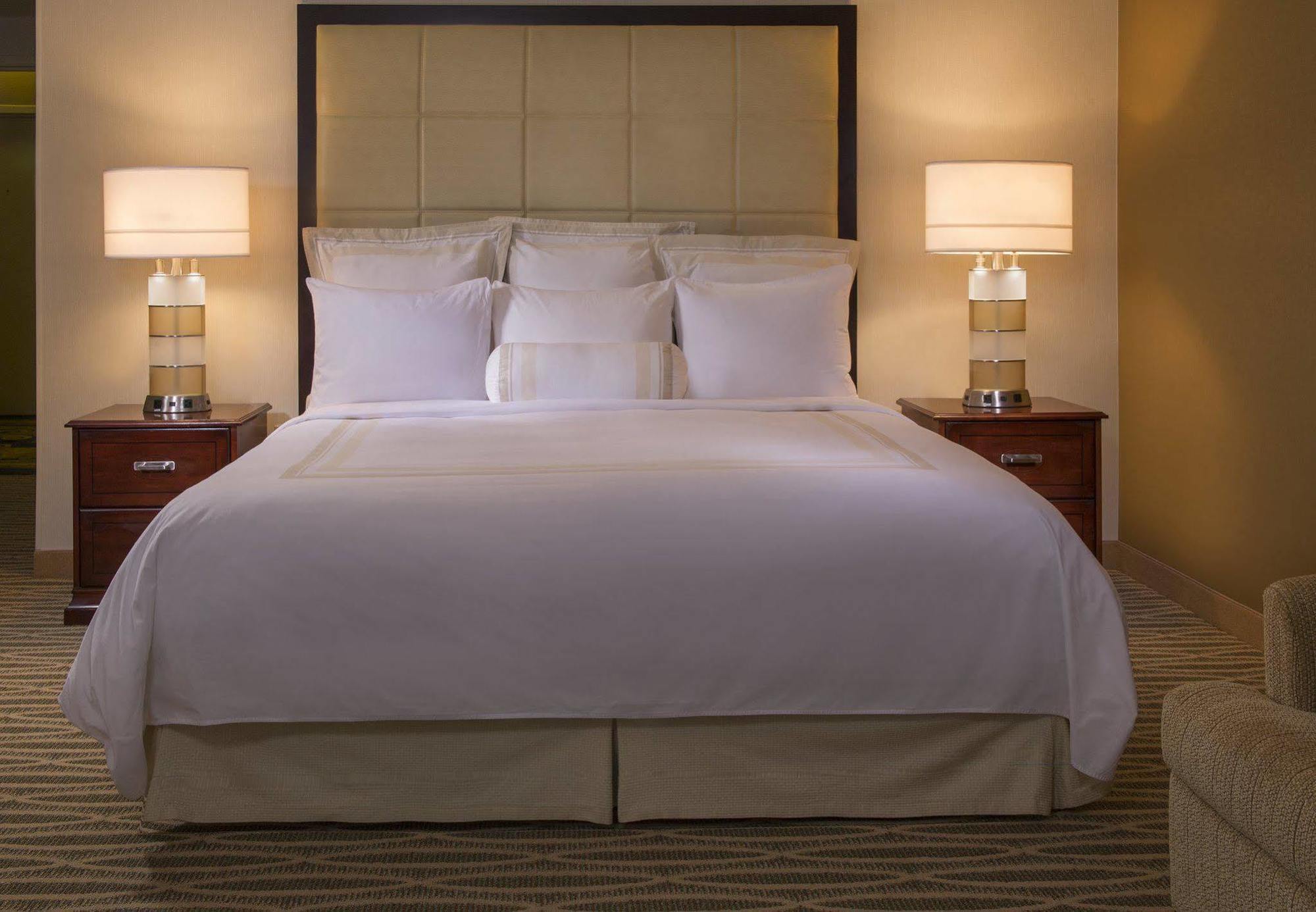 Отель BWI Airport Marriott Линтикам Экстерьер фото
